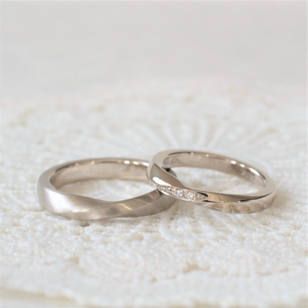 マリージュエリーの結婚指輪　ホワイトゴールドで作ったメビウスの輪がモチーフのマリッジリング　長野県軽井沢のオーダーメイド工房