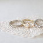 マリジュエリーのおしゃれな雰囲気の婚約指輪と結婚指輪