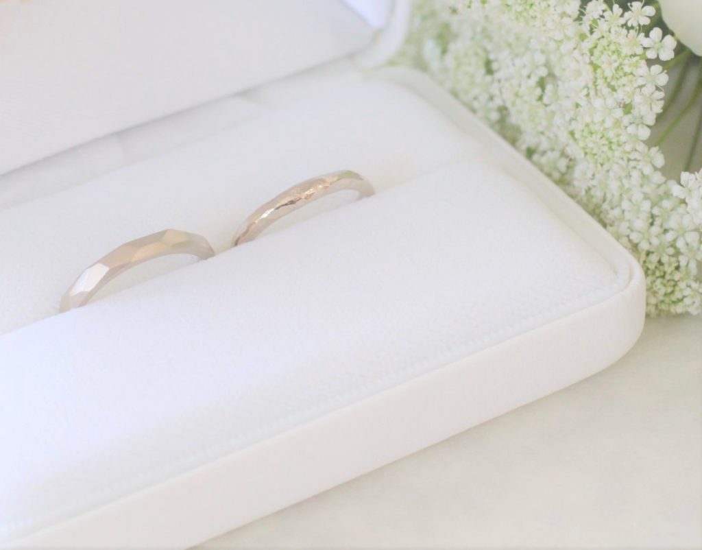 長野県軽井沢マリジュエリーの多面体の結婚指輪